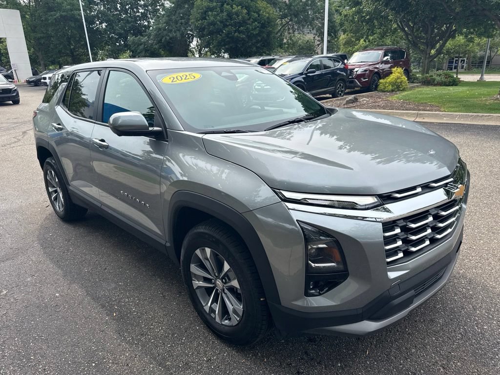 Used 2025 Chevrolet Equinox LT w/ Safety and Technology Package AWD/4WD image 6