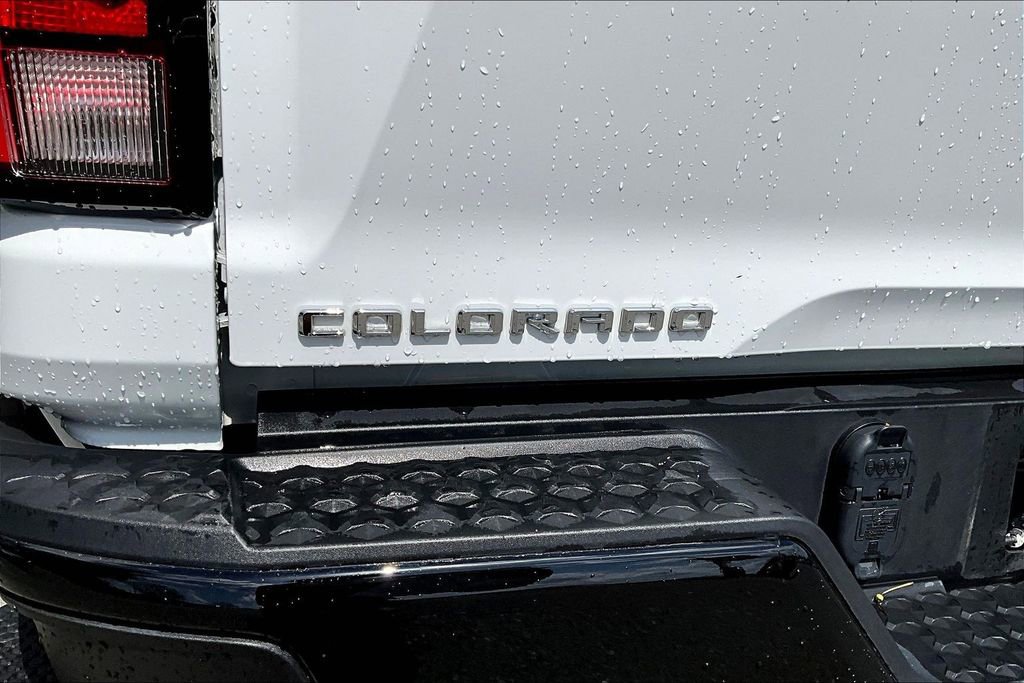 Used 2024 Chevrolet Colorado Z71 w/ Z71 Convenience Package 2 image 23