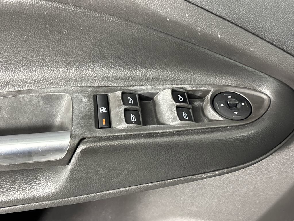 Used 2018 Ford Escape SE w/ Ford Safe & Smart Package FWD image 12