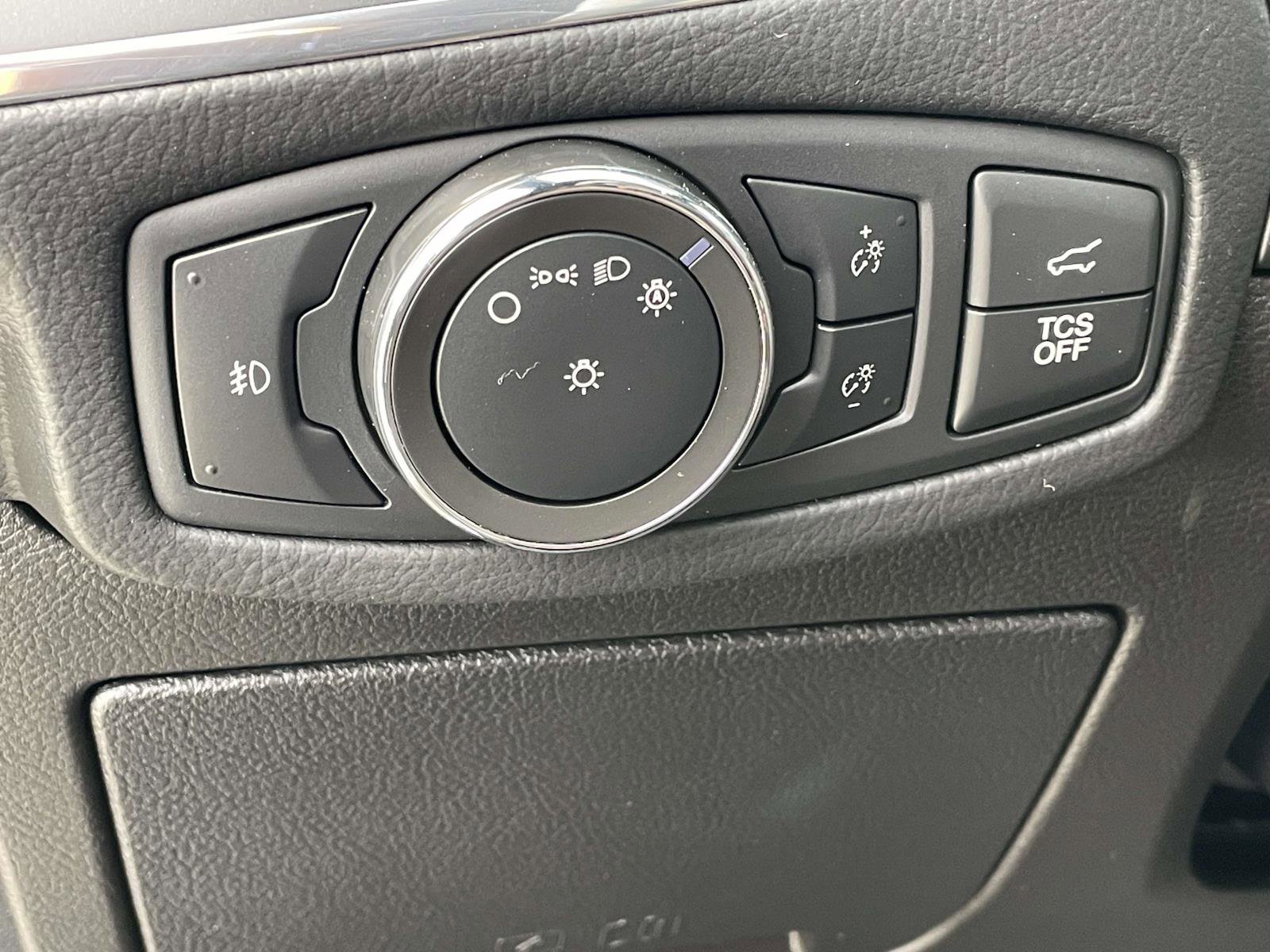 Used 2021 Ford Edge Titanium w/ Equipment Group 301A image 14