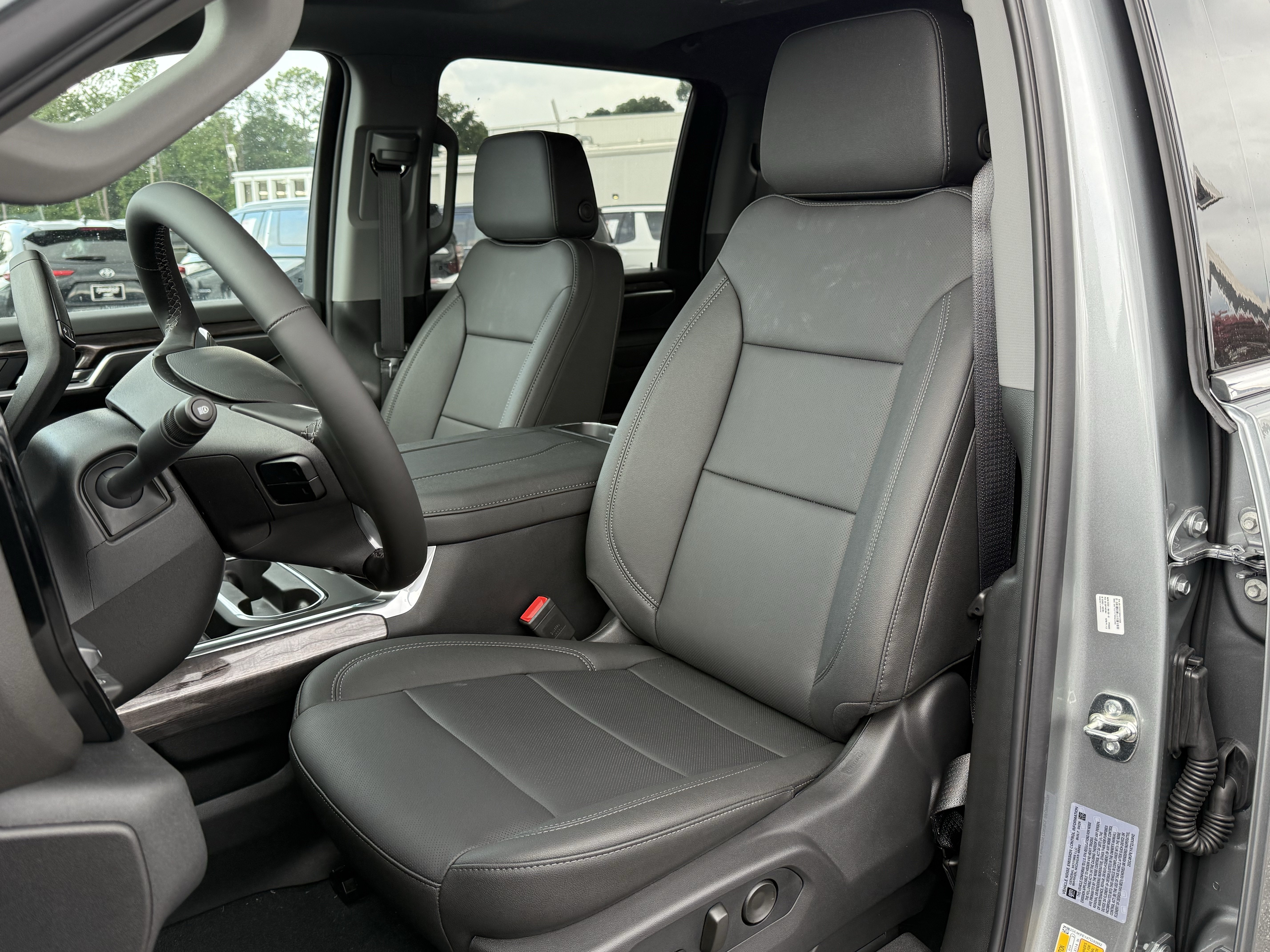 New 2026 Chevrolet Silverado 2500 LTZ w/ LTZ Premium Package AWD/4WD image 16