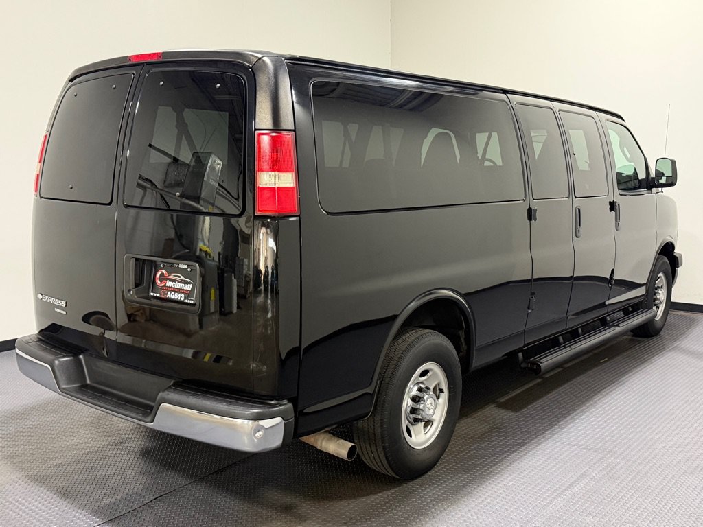 Used 2016 Chevrolet Express 3500 LT w/ LT Preferred Equipment Group RWD image 5