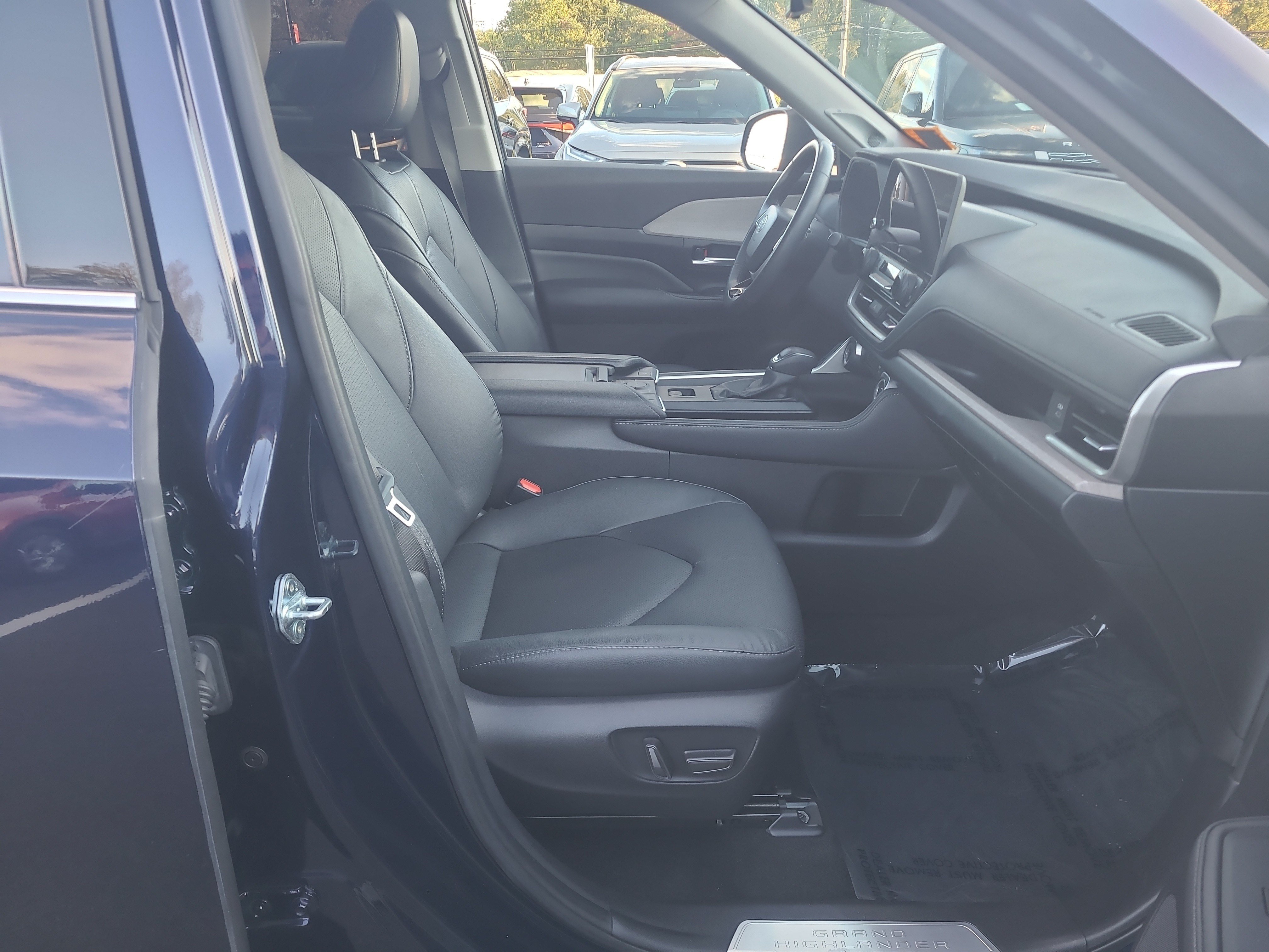 Certified 2024 Toyota Grand Highlander AWD image 17