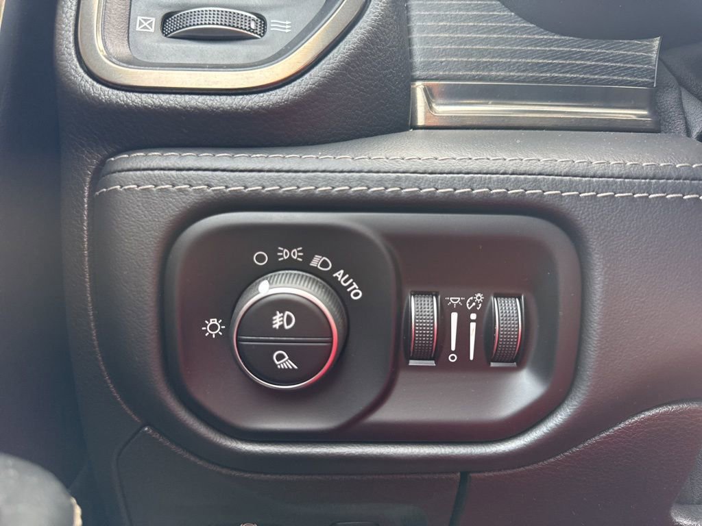 Used 2019 RAM 1500 Limited image 15