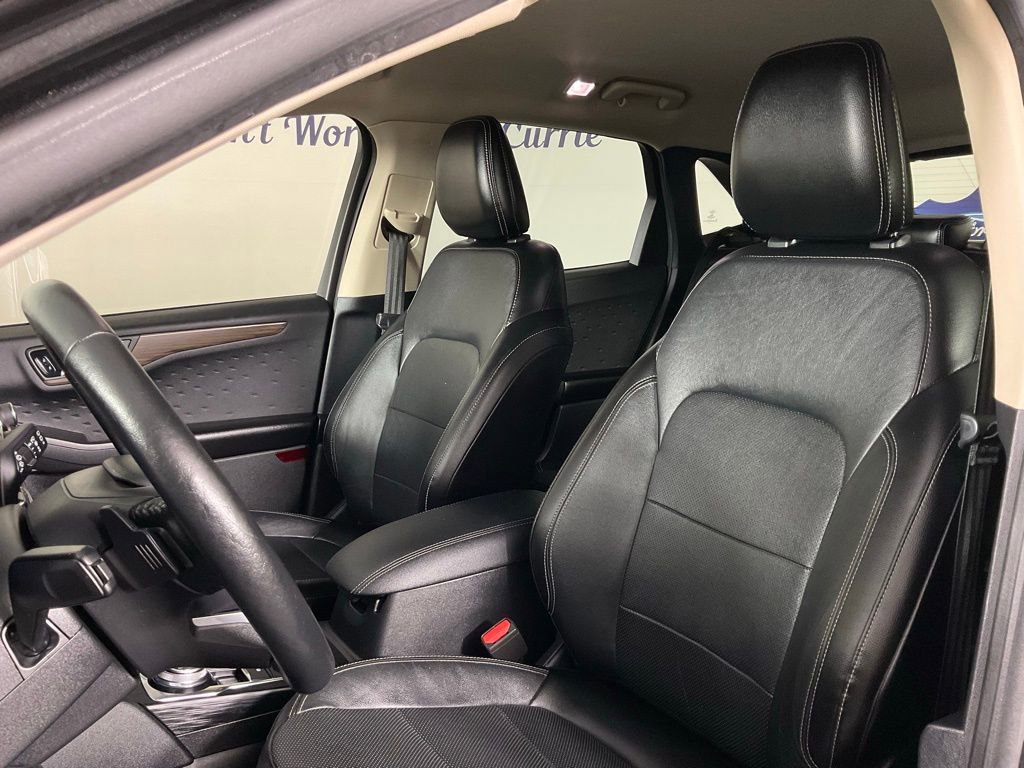 Used 2020 Ford Escape Titanium image 14