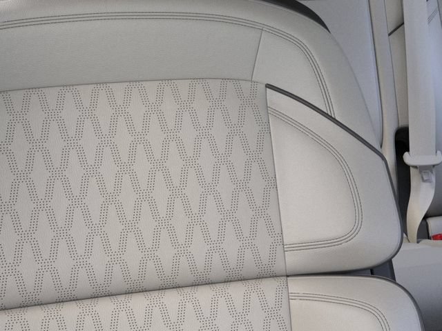 New 2024 Lincoln Nautilus Black Label w/ Jet Appearance Package (87T) AWD/4WD image 16