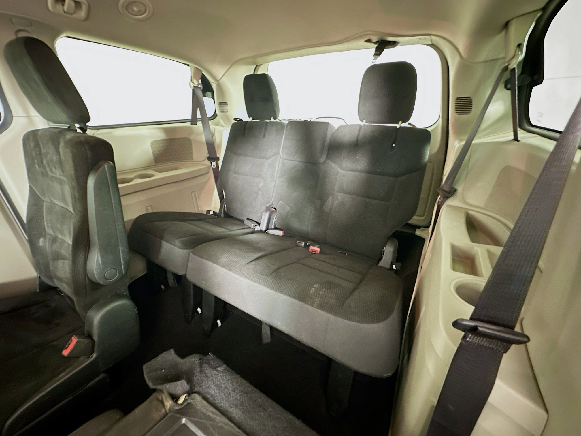 Used 2019 Dodge Grand Caravan SE w/ UConnect Hands-Free Group image 25