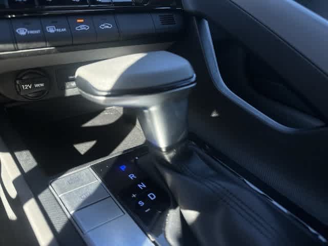 Used 2024 Hyundai Elantra SEL FWD image 31