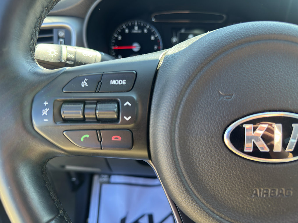 Used 2016 Kia Sorento LX w/ LX Convenience Package image 18
