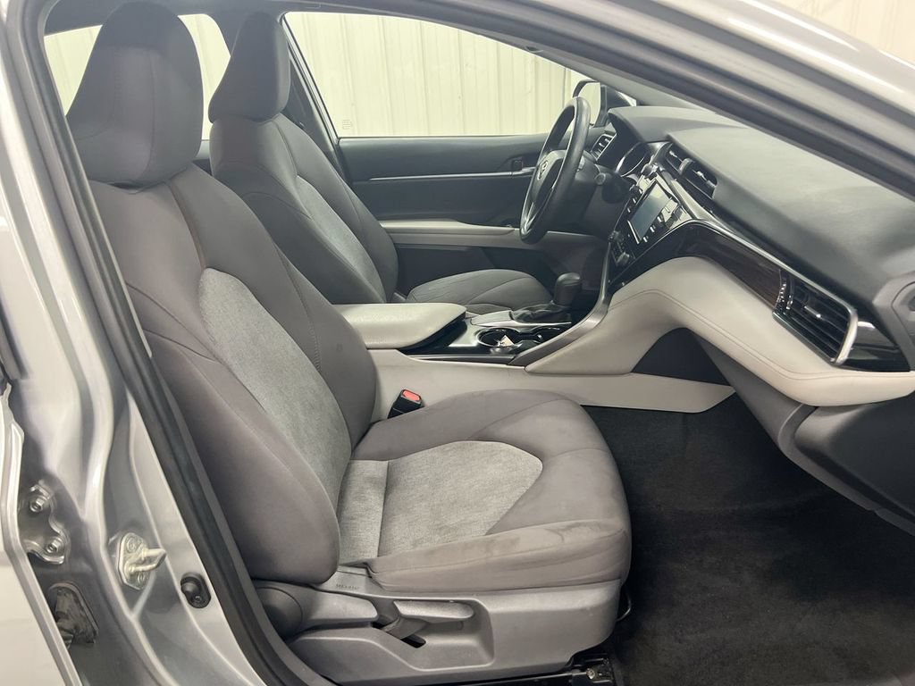 Used 2020 Toyota Camry LE w/ Convenience Package FWD image 21