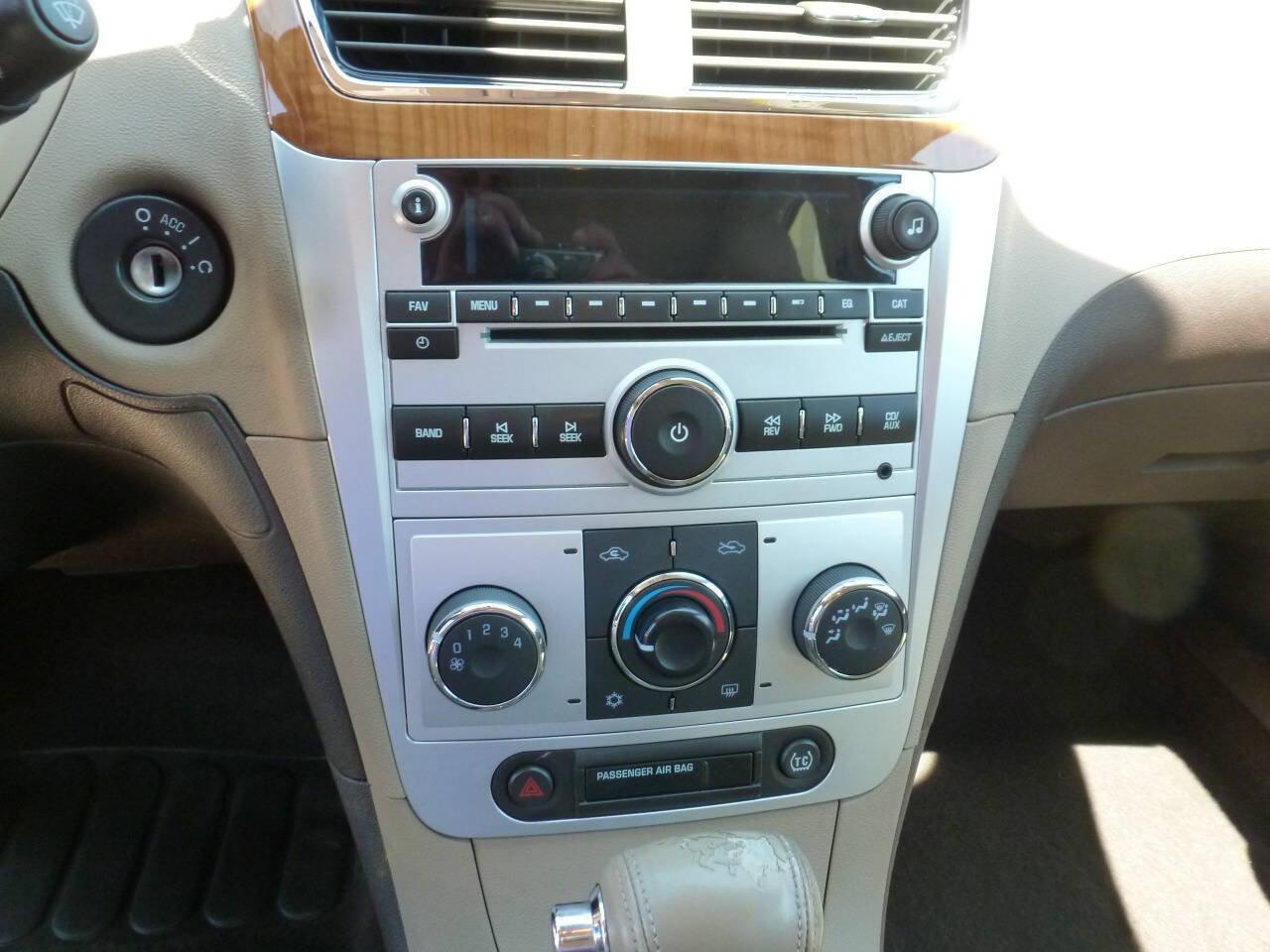Used 2010 Chevrolet Malibu LT w/ HFV6 Engine Package FWD image 14