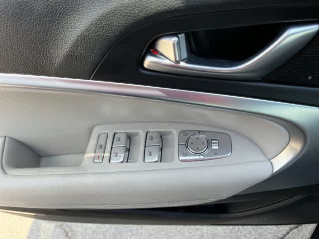 Used 2023 Genesis G70 2.0T AWD/4WD image 29