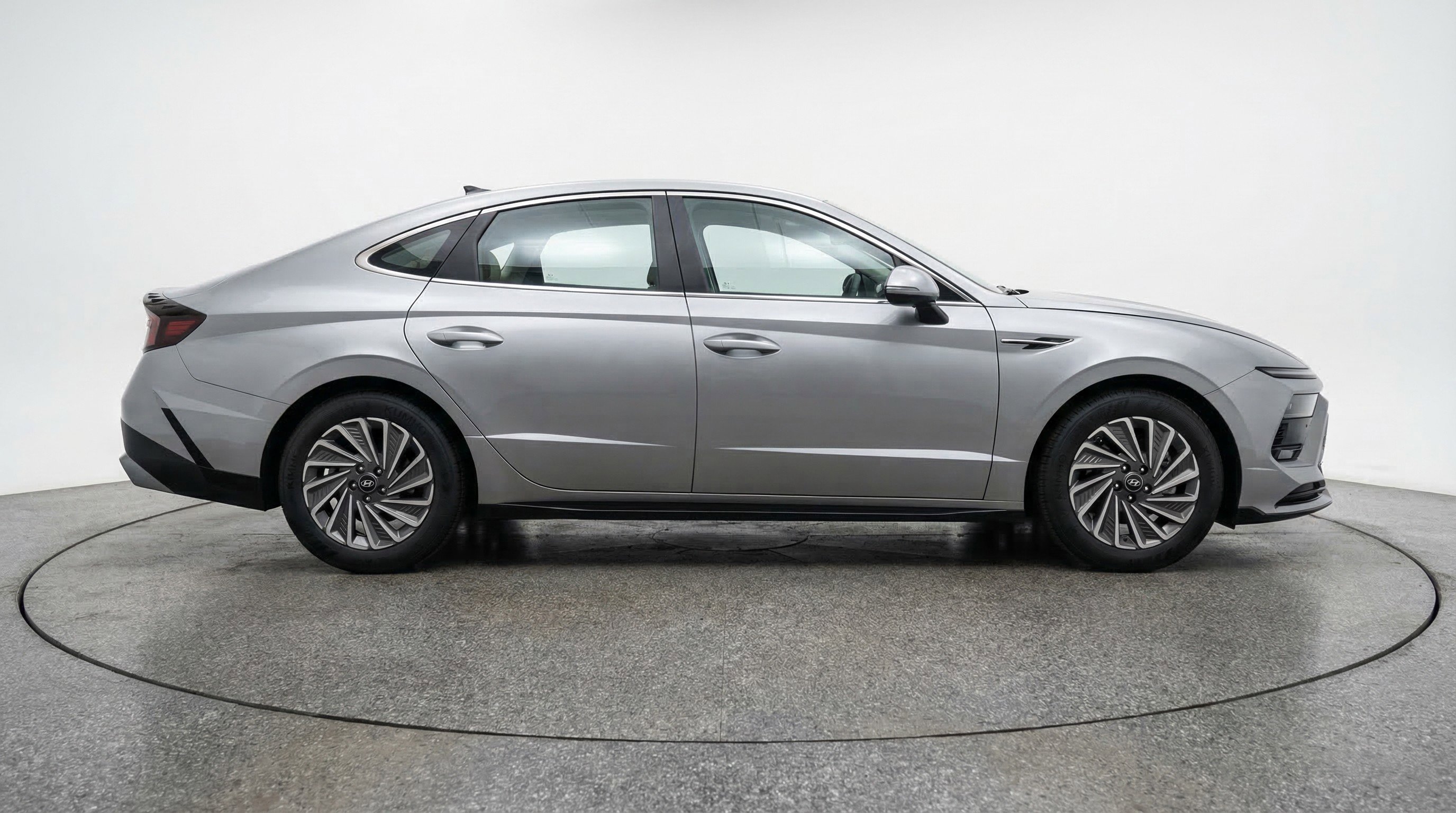 Used 2025 Hyundai Sonata SEL FWD image 11
