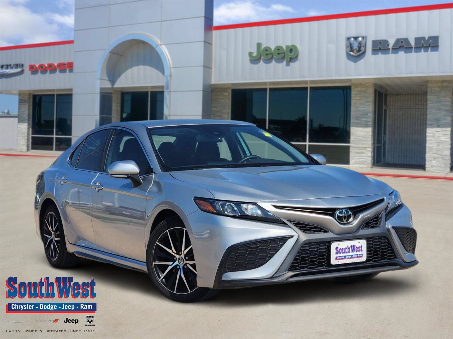 Used 2023 Toyota Camry SE w/ Convenience Package