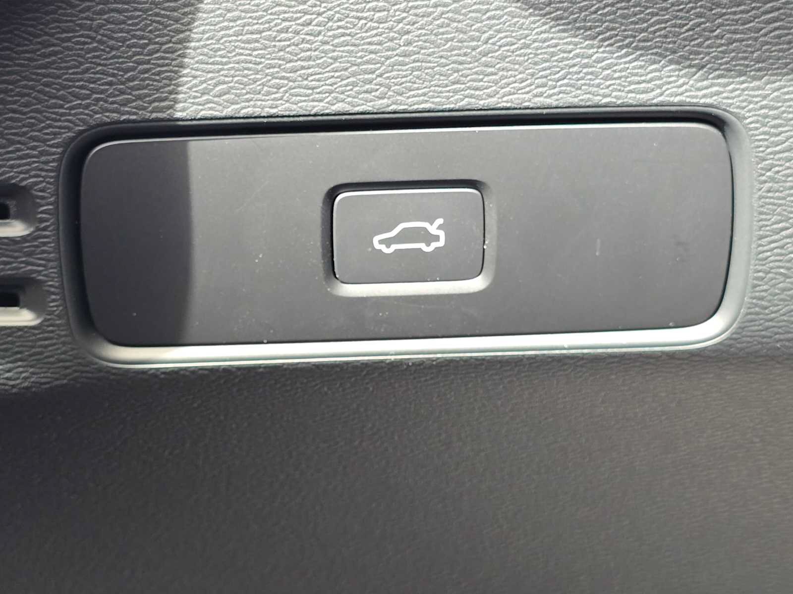 Used 2026 Volvo XC40 B5 Plus w/ Protection Package Premier AWD/4WD image 31