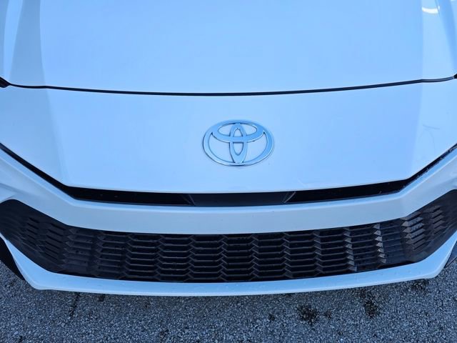 Used 2026 Toyota Camry SE image 8