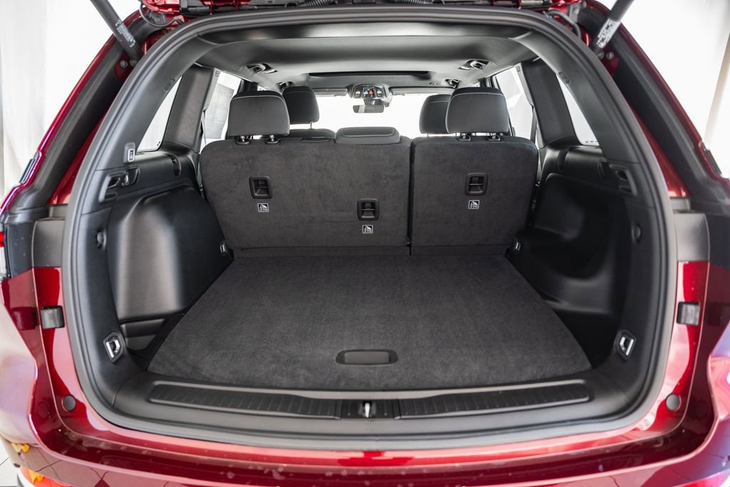 New 2025 Jeep Grand Cherokee Laredo X w/ Luxury Tech Group I image 10