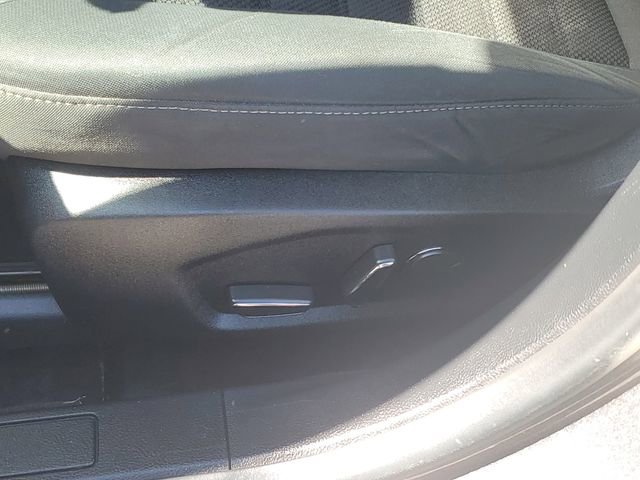 Used 2020 Ford Fusion SE image 24