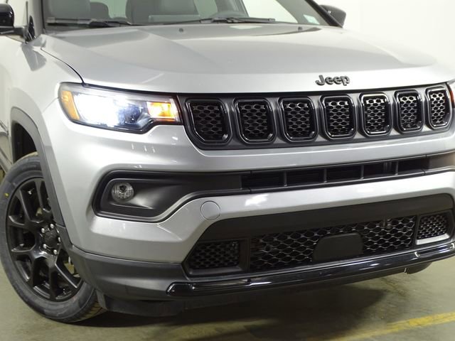 Used 2023 Jeep Compass Altitude image 36