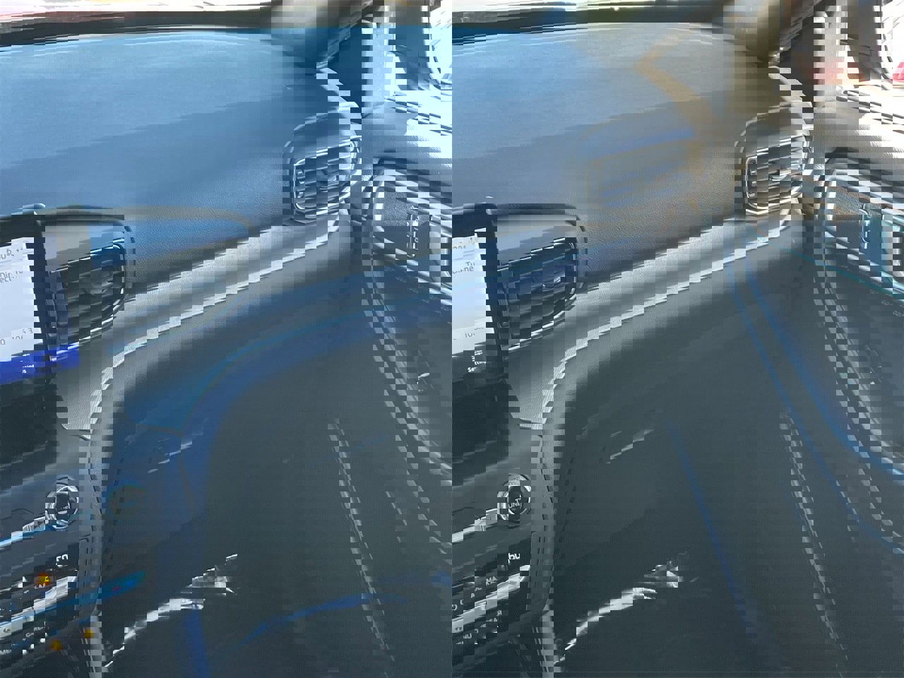 Used 2020 Ford Explorer XLT w/ Equipment Group 202A image 17