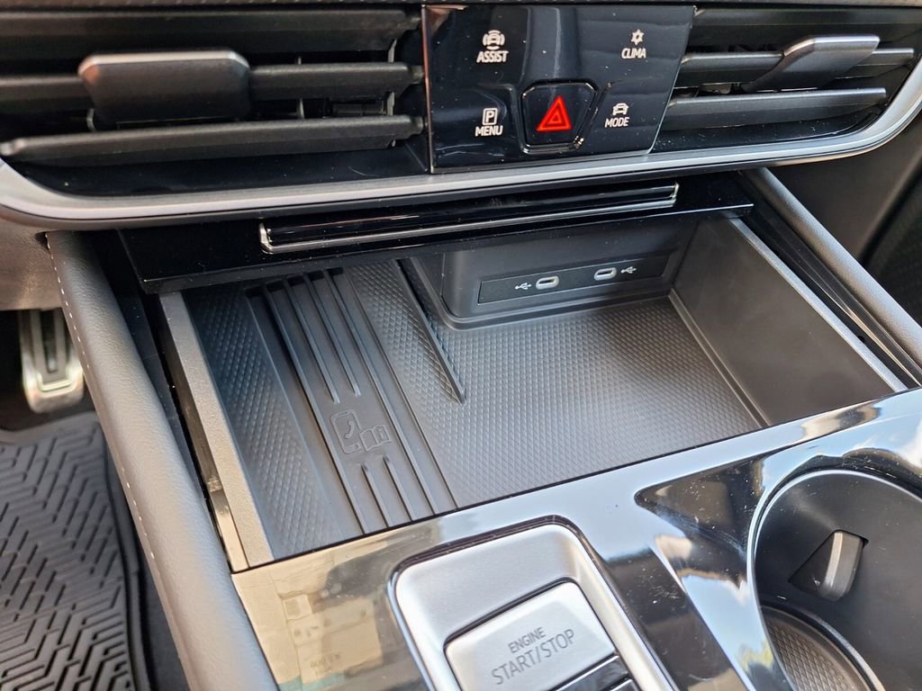 New 2025 Volkswagen Atlas Cross Sport SEL R-Line image 15