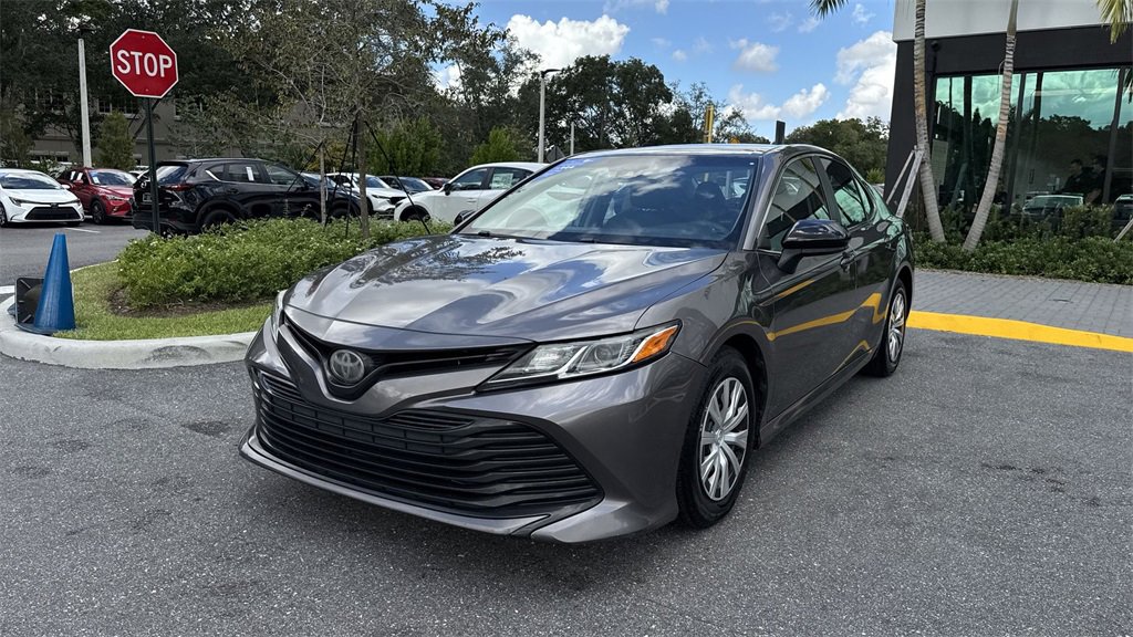 Used 2018 Toyota Camry L image 10
