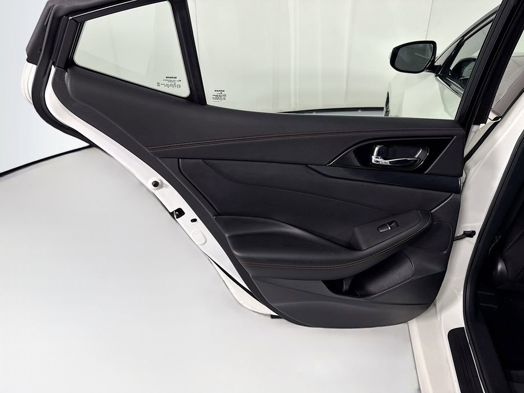 Used 2022 Nissan Maxima SR w/ Sport Mat Group FWD image 26