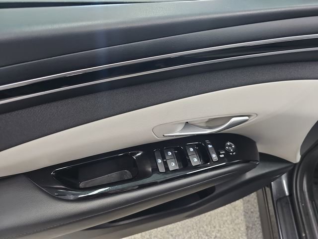 Used 2022 Hyundai Tucson Limited image 11