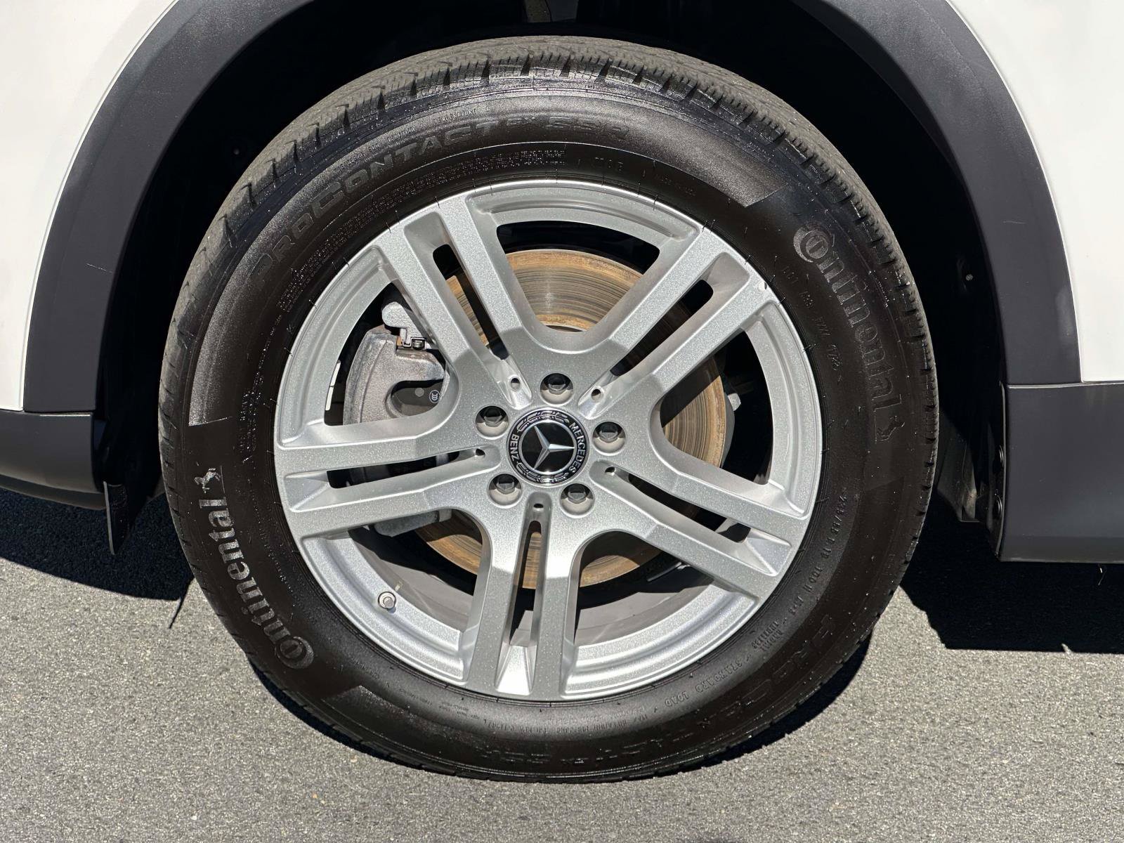 Used 2023 Mercedes-Benz GLB 250 4MATIC w/ Premium Package image 7