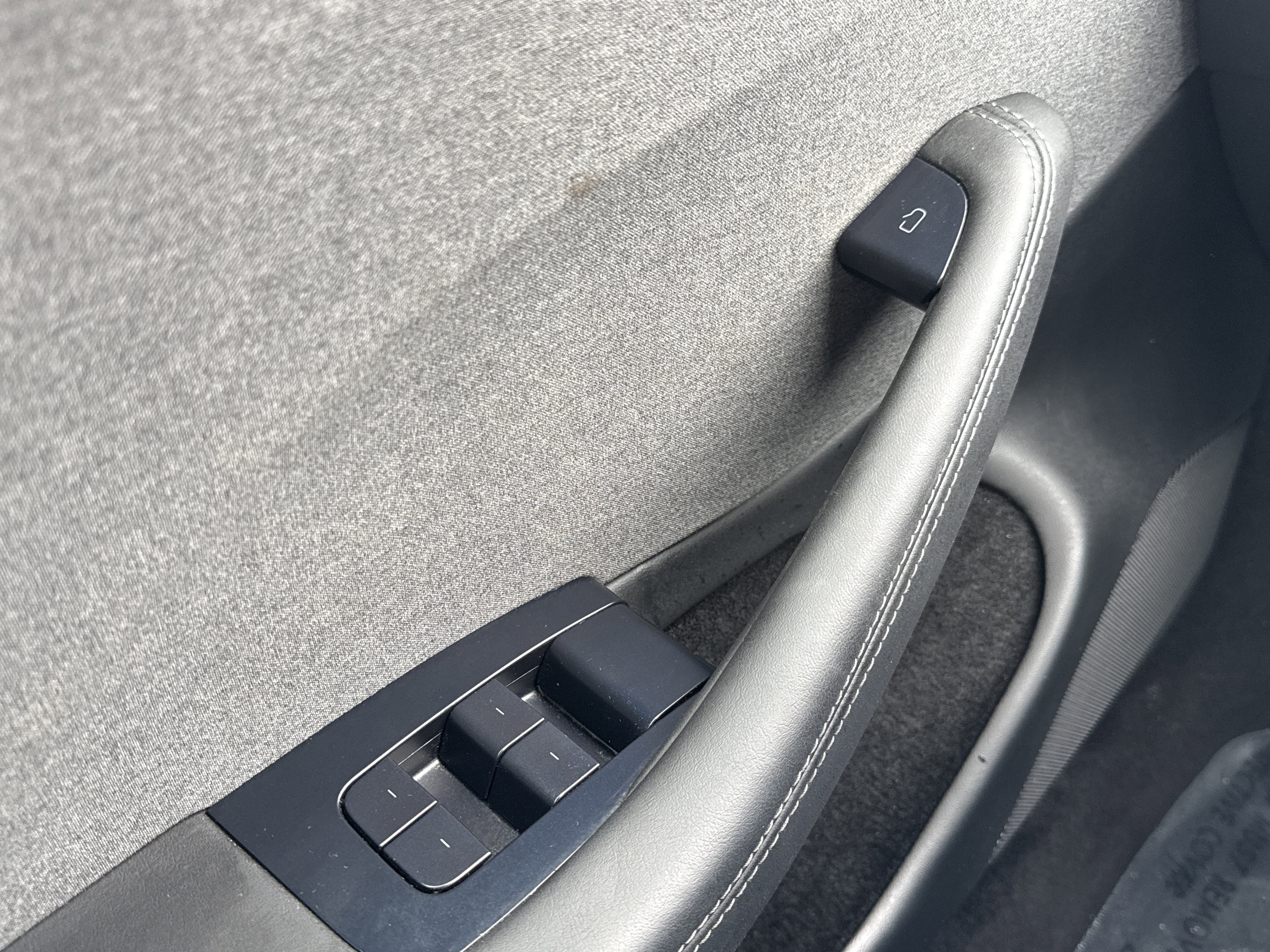 Used 2024 Tesla Model 3 Standard Range image 33