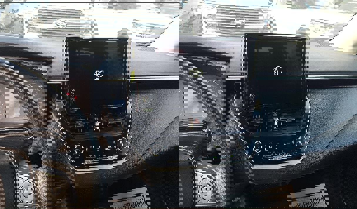 Used 2024 Toyota Corolla LE image 9