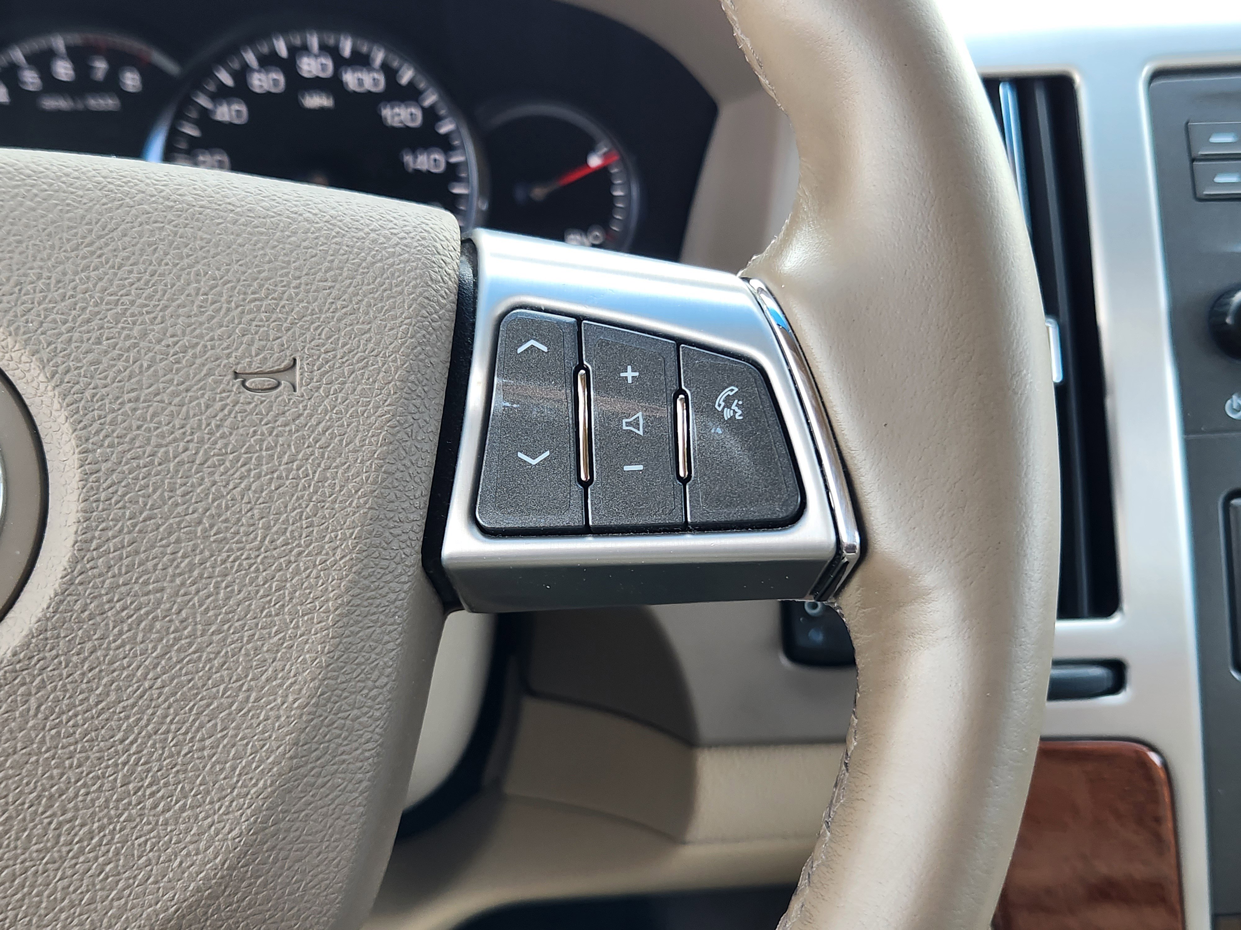 Used 2010 Cadillac STS AWD image 27