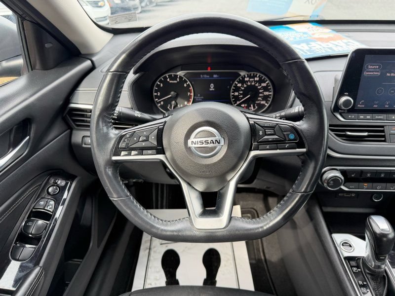 Used 2021 Nissan Altima 2.5 SV w/ SV Premium Package FWD image 10