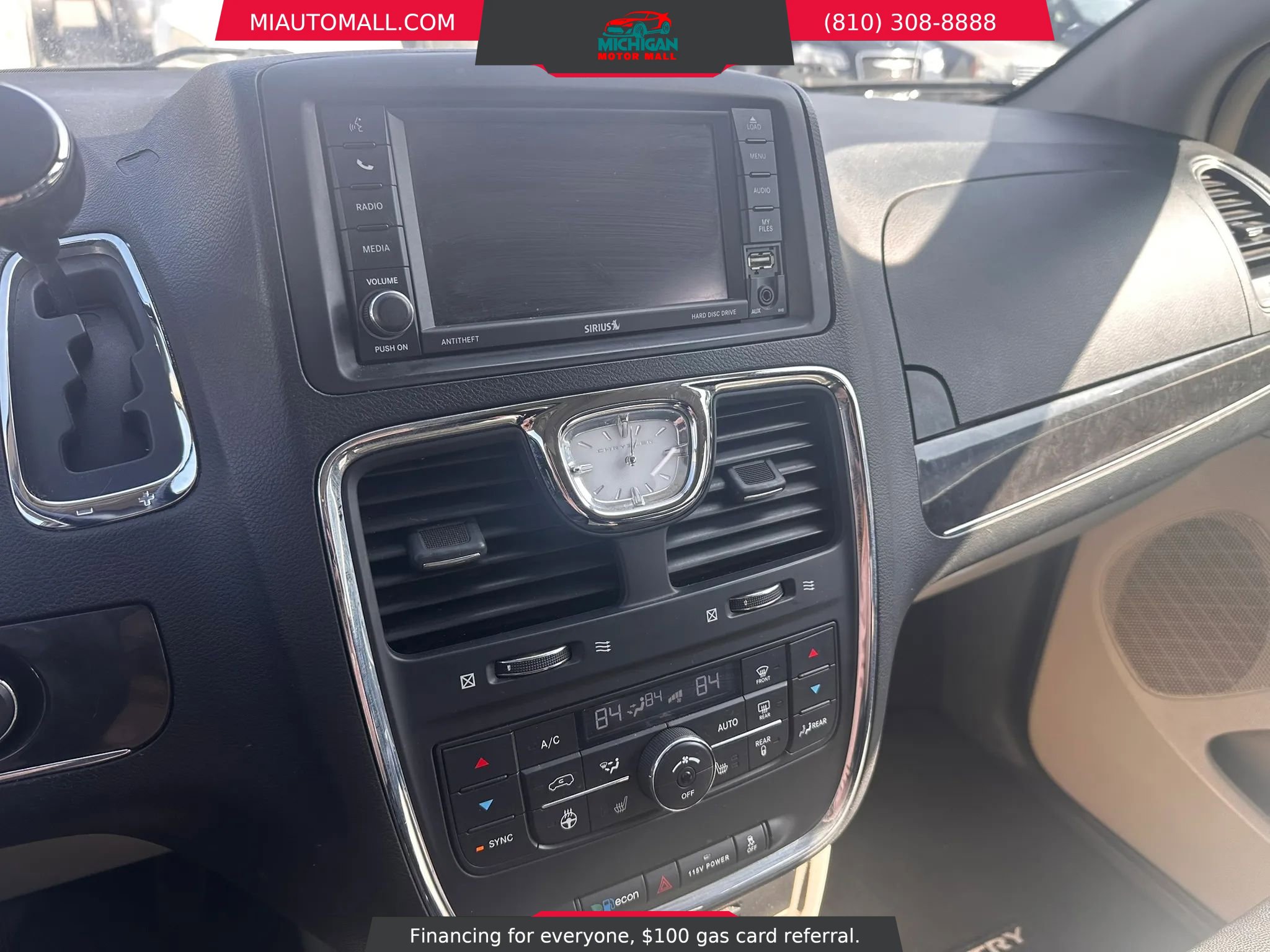 Used 2014 Chrysler Town & Country Touring-L w/ Driver Convenience Group image 14