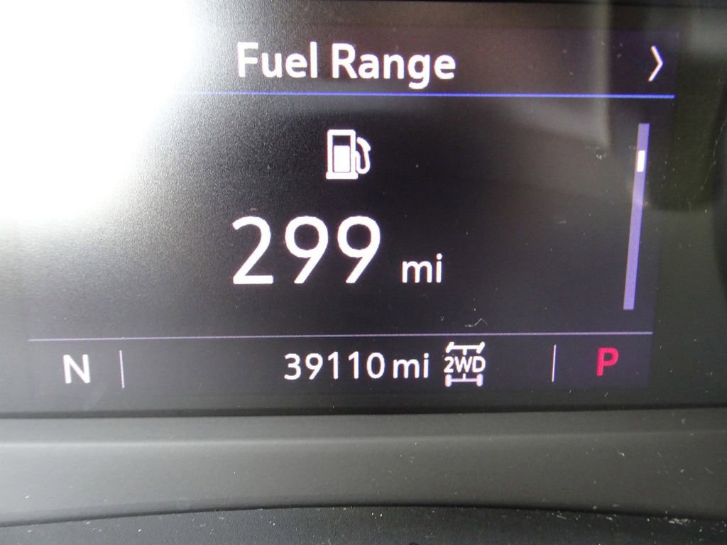 Certified 2023 Cadillac XT4 Sport w/ Cold Weather Package image 21