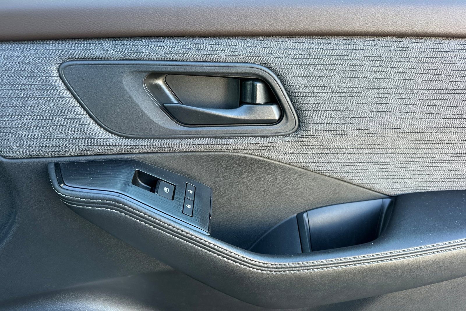 Used 2021 Nissan Rogue S image 19