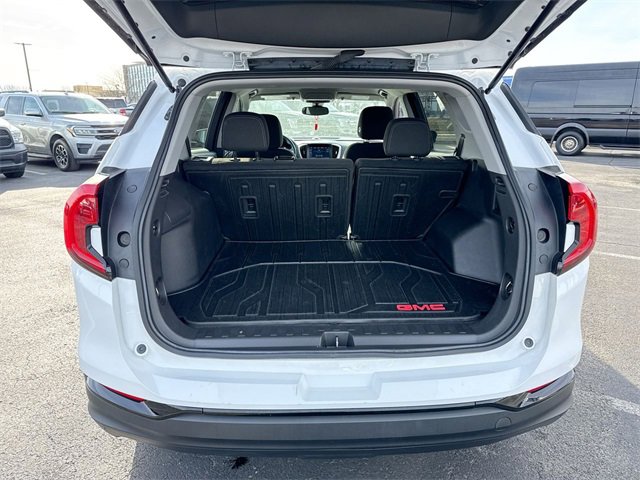 Used 2022 GMC Terrain SLE w/ Driver Convenience Package image 24