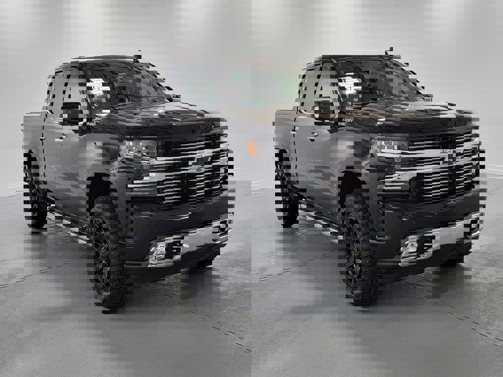 Used 2019 Chevrolet Silverado 1500 High Country w/ Technology Package image 2