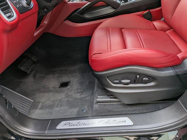 Used 2023 Porsche Cayenne Platinum Edition image 15
