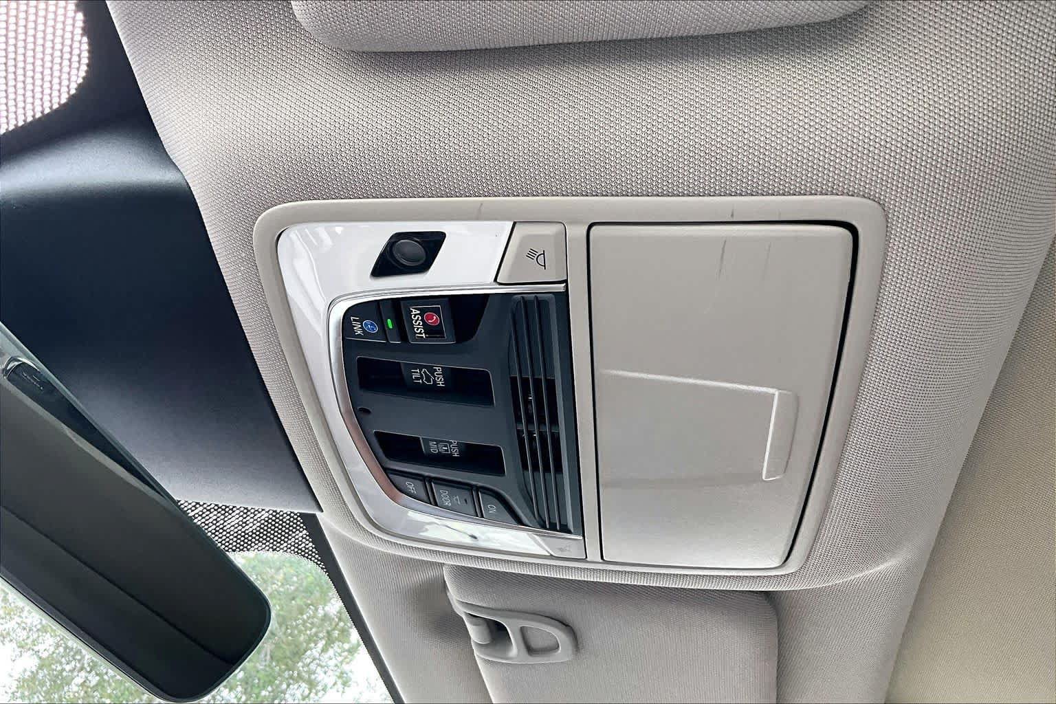 Certified 2023 Acura MDX SH-AWD w/ Advance Package image 32