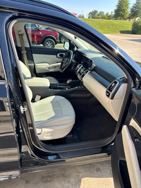 Used 2023 Kia Sorento S w/ Panoramic Sunroof Package FWD image 17