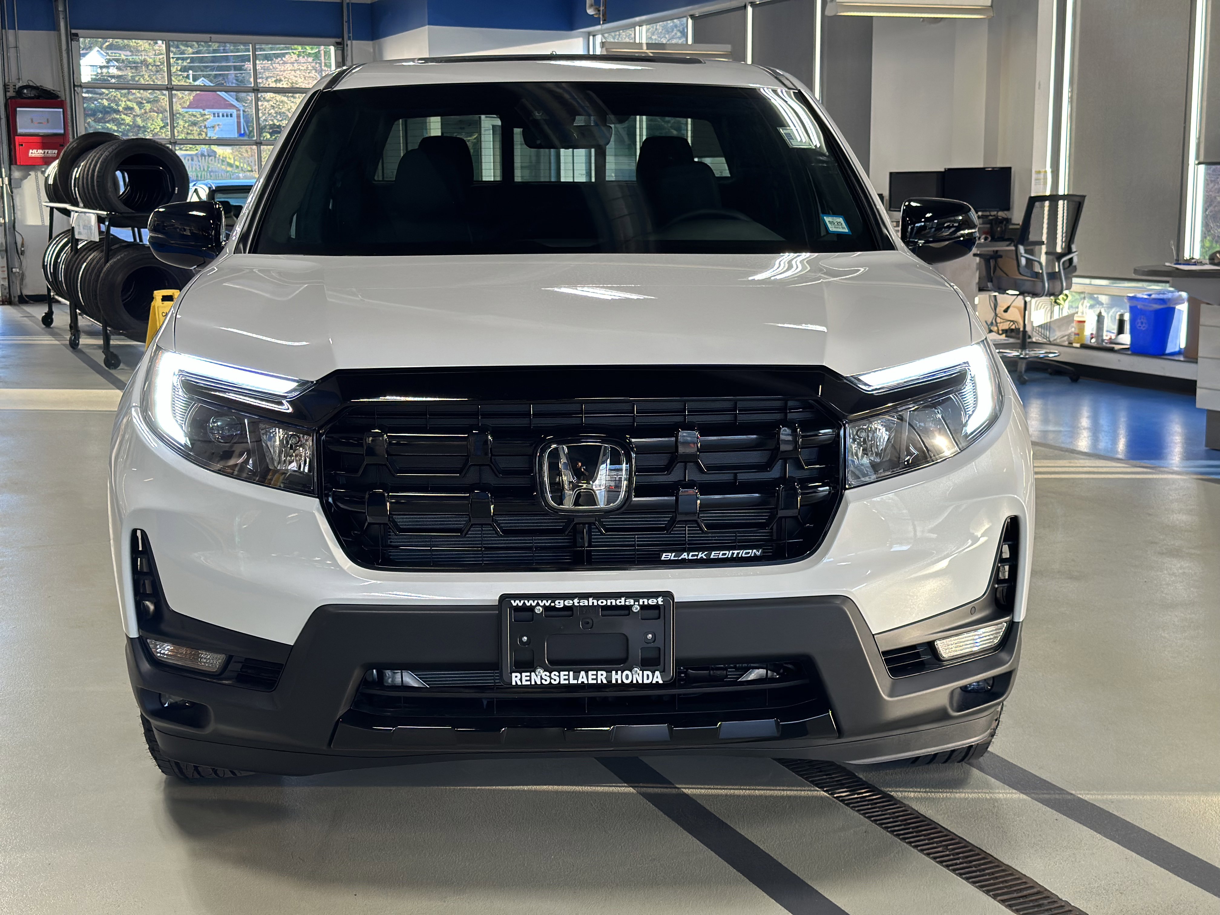 New 2026 Honda Ridgeline Black Edition image 2