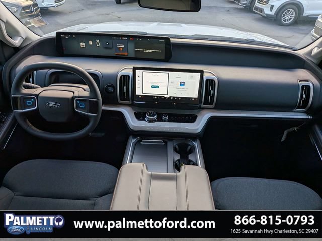 Used 2025 Ford Expedition Active RWD image 13