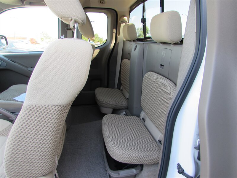 Used 2012 Nissan Frontier SV RWD image 18