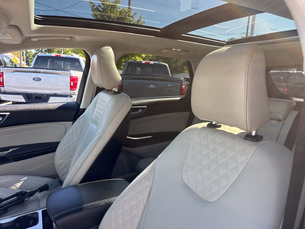 Used 2024 Ford Edge Titanium w/ Equipment Group 301A AWD/4WD image 27