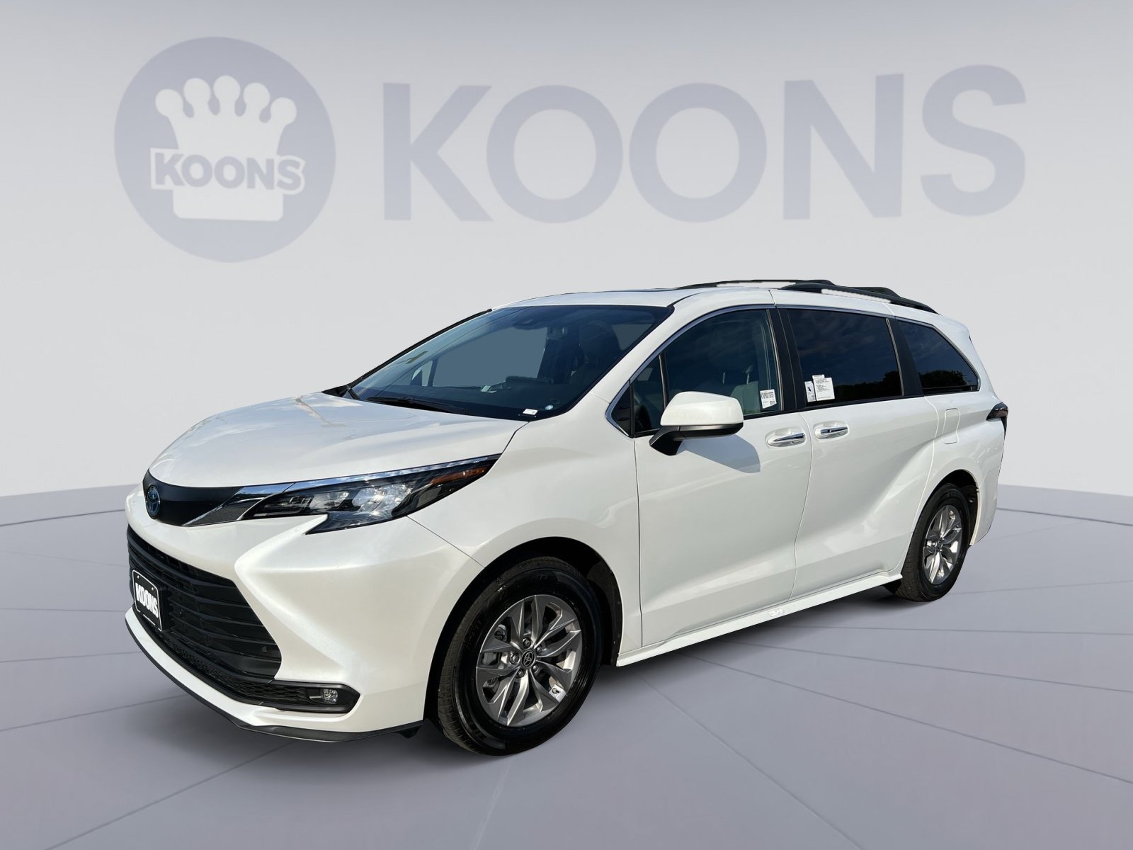 Used 2025 Toyota Sienna XLE