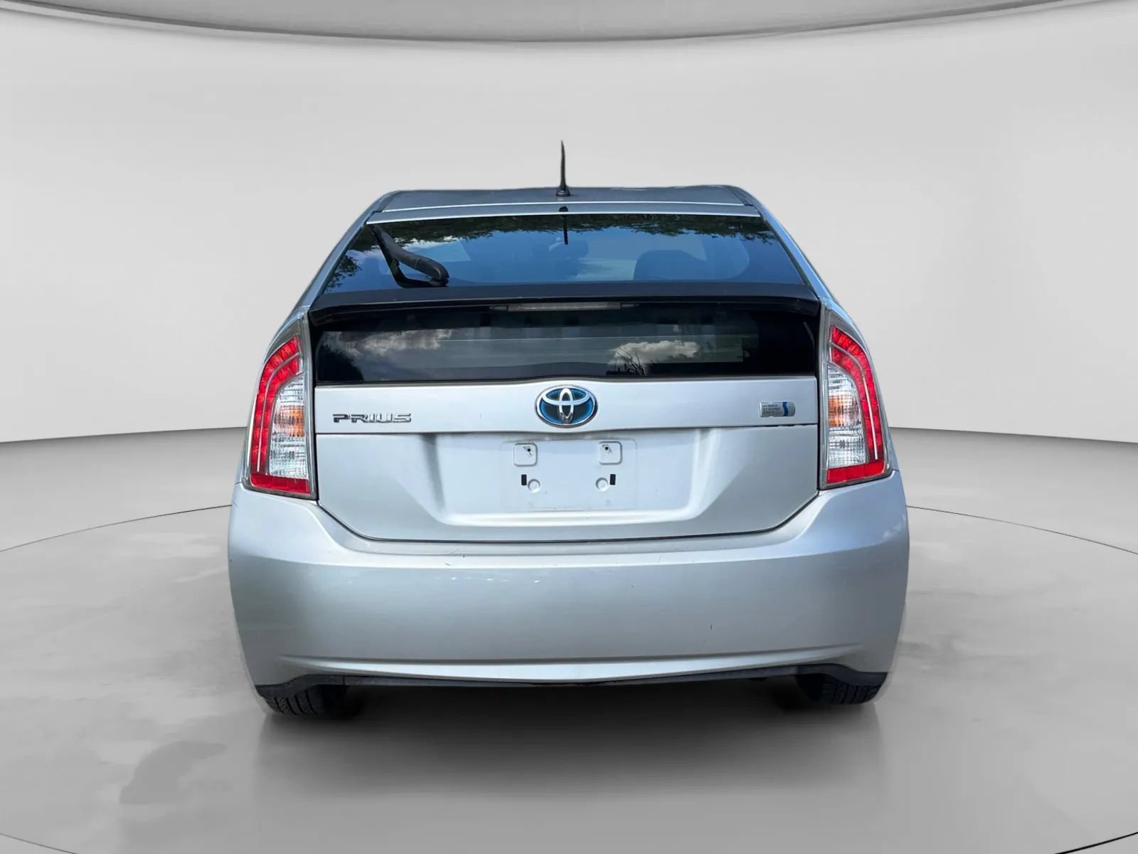 Used 2014 Toyota Prius Two FWD image 4