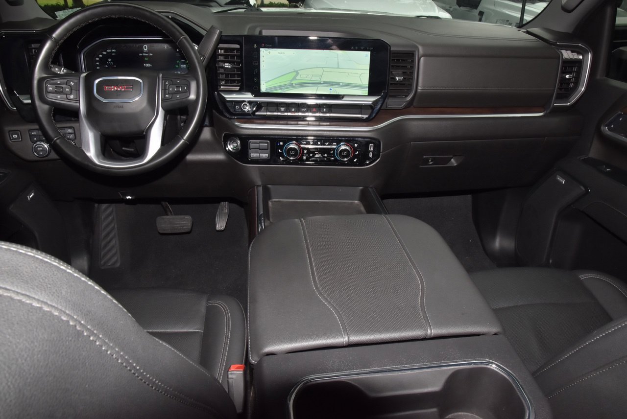 Used 2024 GMC Sierra 2500 SLT w/ SLT Convenience Package AWD/4WD image 16