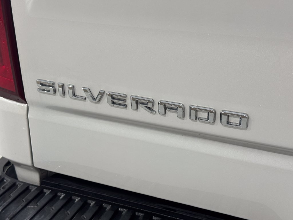 Used 2022 Chevrolet Silverado 1500 High Country w/ High Country Premium Package AWD/4WD image 34