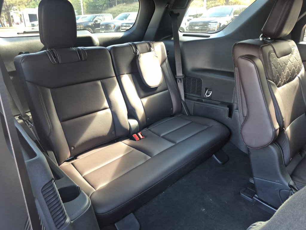 New 2026 Ford Explorer Platinum w/ LUX Leather Package AWD/4WD image 25